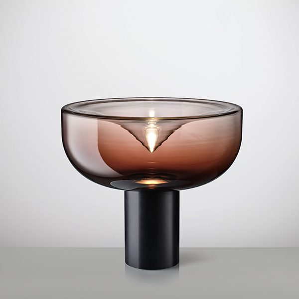 Aella Mini Bordlampe i Bourgogne – Elegant Hjemmelampe på Tilbud