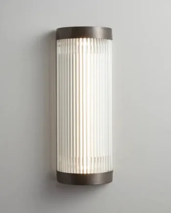 Elegant Art Deco Væglampe i Wethered Brass – Unik Belysning