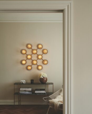 Liila Guld Væglampe – Elegant Nordisk Belysning Tilbud!