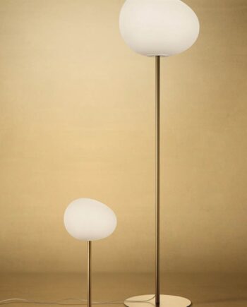 Hvid Gregg Grande Gulvlampe med Guld – Foscarini Tilbud!