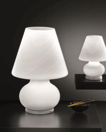 Elegant Hvid Alice Bordlampe i Opal Glas – Fantastisk Tilbud!